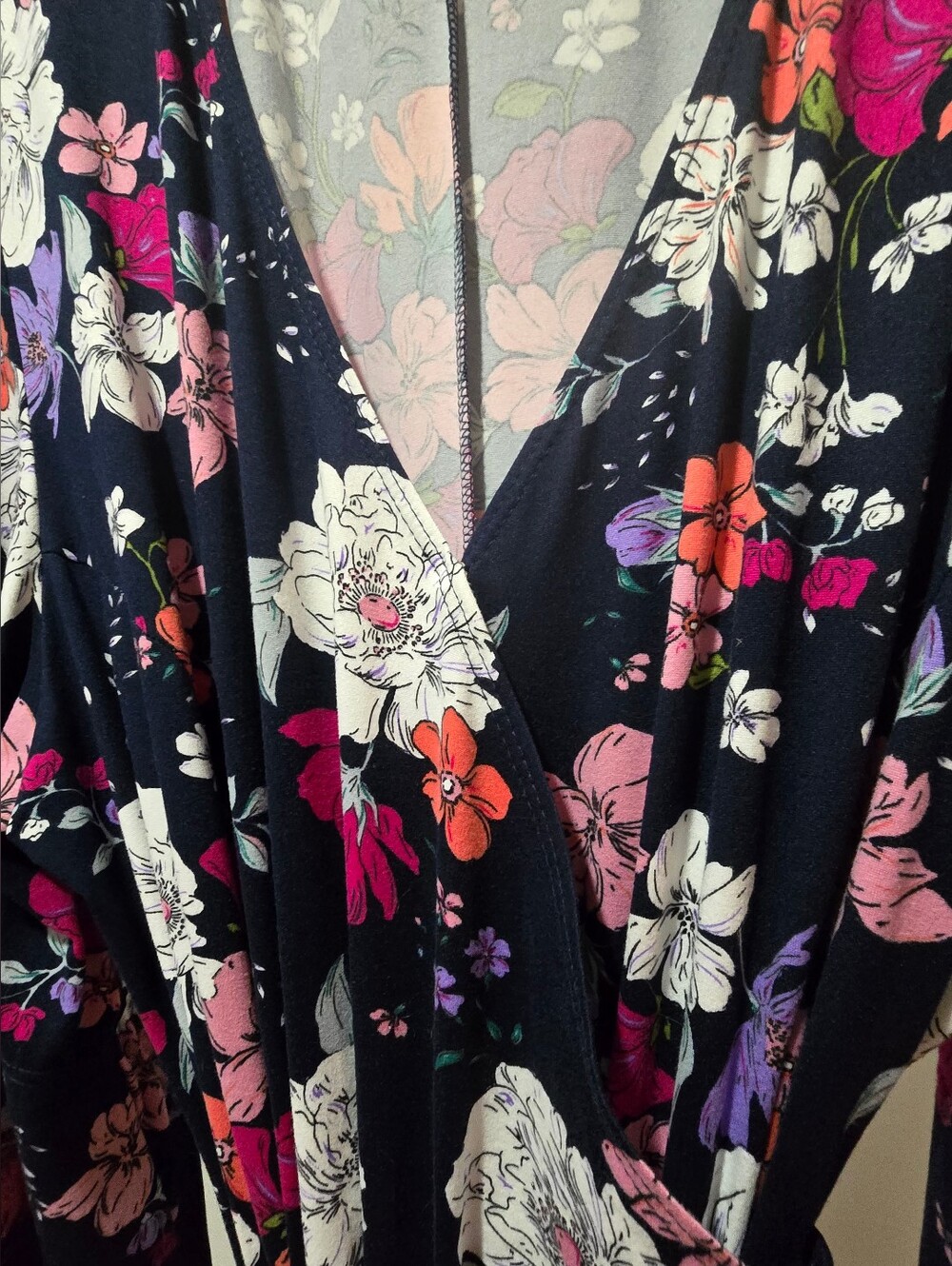 Kiyonna Gemini Floral Wrap dress w/ Kimono Sleeves, Navy, Pink & White 2x/18-20 - Picture 9 of 16